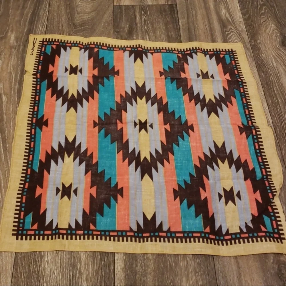 MAC Vibe Tribe Collection Bandana Scarf Aztec Pint Limited Edition - Picture 5 of 6